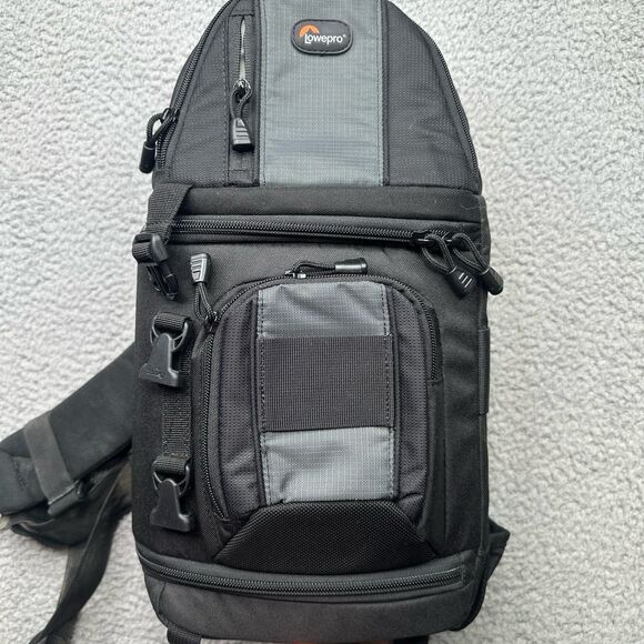Lowepro Slingshot 102 a camera backpack - Picture 1 of 8
